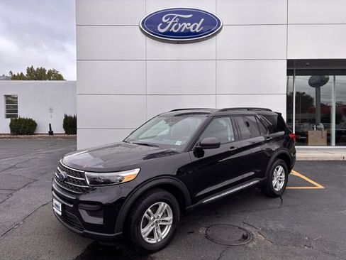 Used 2022 Ford Explorer XLT w/ Class IV Trailer Tow Package image 2