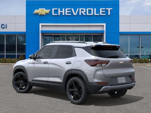 New 2026 Chevrolet TrailBlazer LT w/ Midnight Edition FWD image 3