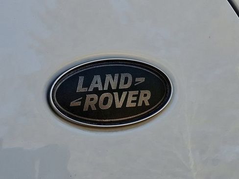 Used 2018 Land Rover Discovery SE image 34