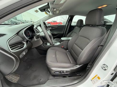 Used 2025 Chevrolet Malibu LT image 19
