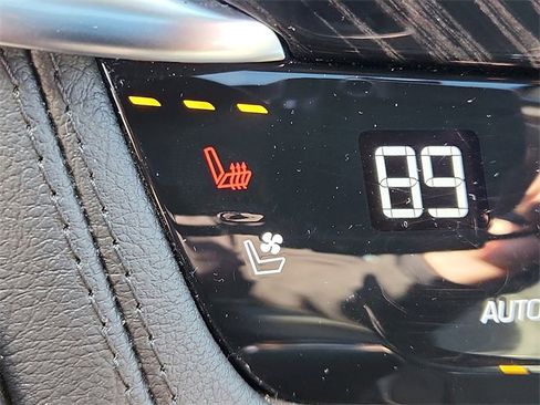 Certified 2025 Cadillac XT6 Premium Luxury image 25