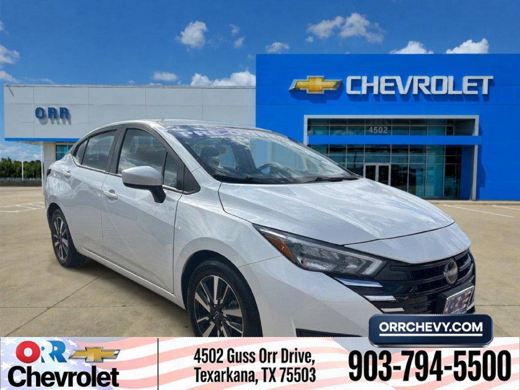 Used 2025 Nissan Versa SV FWD image 1