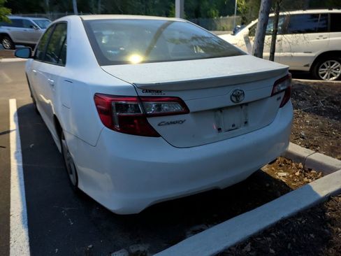 Used 2013 Toyota Camry SE image 5