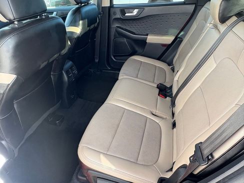 Used 2020 Ford Escape Titanium image 31