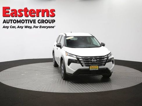 Used 2024 Nissan Rogue S AWD/4WD image 54