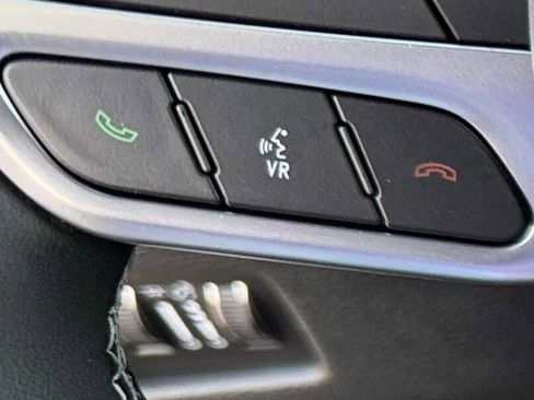 New 2026 Chrysler Pacifica Limited image 40