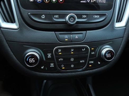 Used 2022 Chevrolet Malibu LT image 23