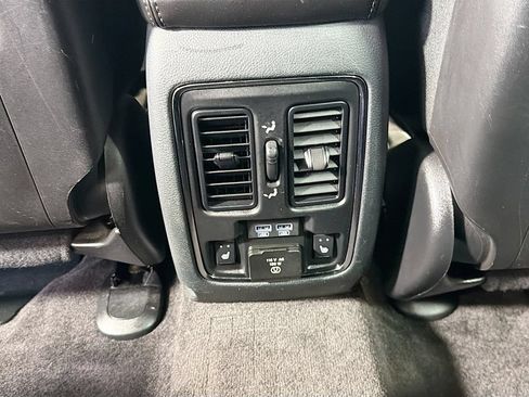 Used 2018 Jeep Grand Cherokee Limited AWD/4WD image 27