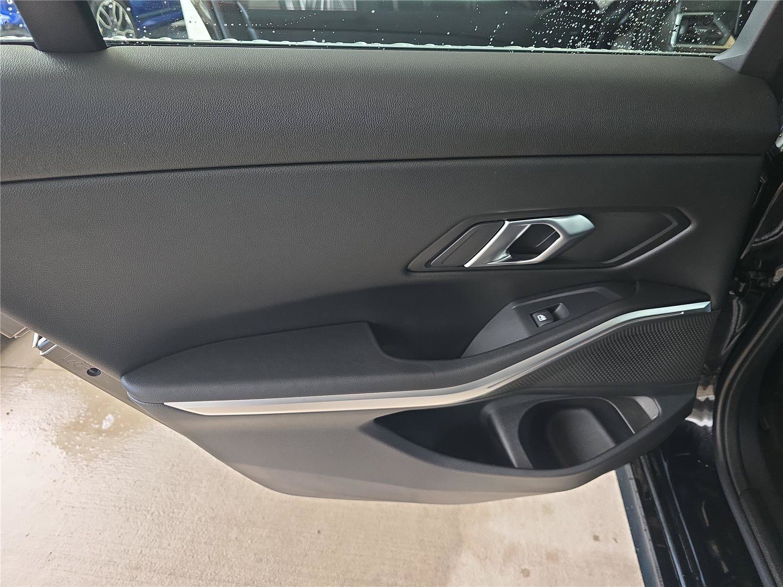 Certified 2024 BMW 330i Sedan w/ Convenience Package RWD image 9