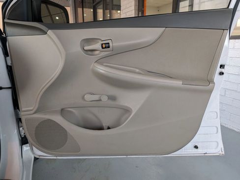 Used 2010 Toyota Corolla image 17