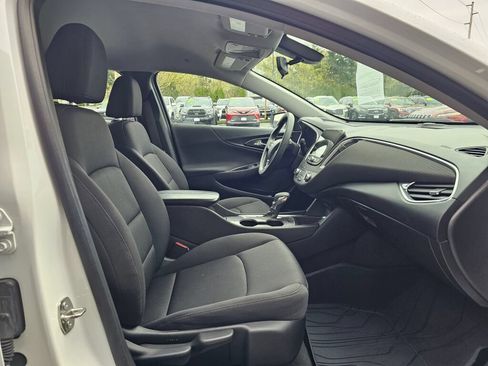 Used 2021 Chevrolet Malibu LT FWD image 9