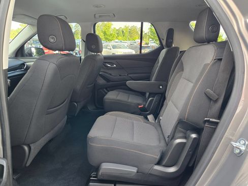 Used 2018 Chevrolet Traverse LT FWD image 35