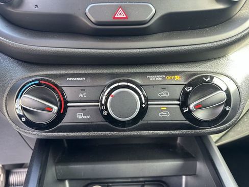 Used 2023 Kia Soul LX image 21