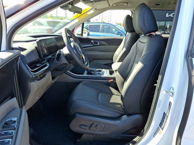 Certified 2026 Kia Carnival FWD image 14