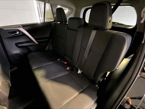 Used 2017 Toyota RAV4 XLE image 20