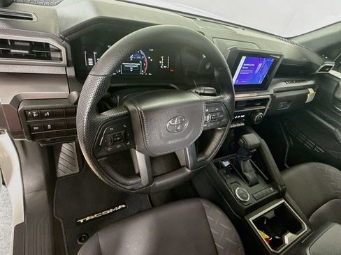 Used 2025 Toyota Tacoma SR5 RWD image 10