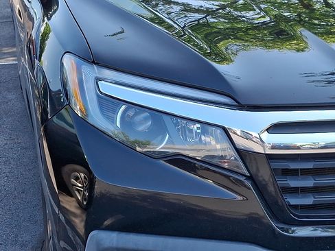 Used 2020 Honda Ridgeline Sport image 7