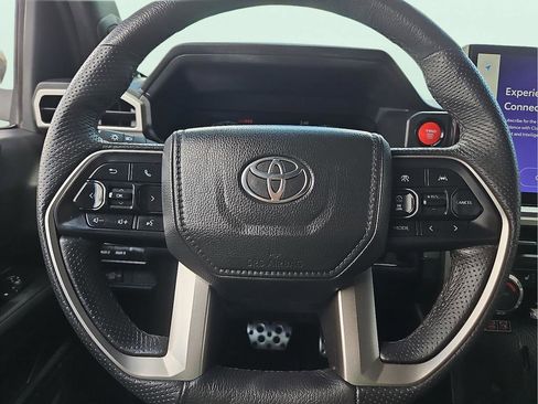 Used 2025 Toyota Tacoma TRD Sport w/ TRD Sport Upgrade Package AWD/4WD image 17