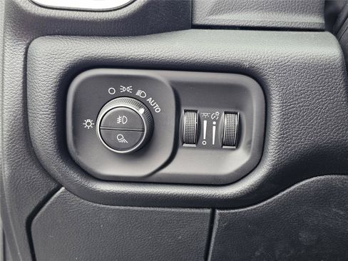 New 2026 RAM 2500 Laramie AWD/4WD image 19