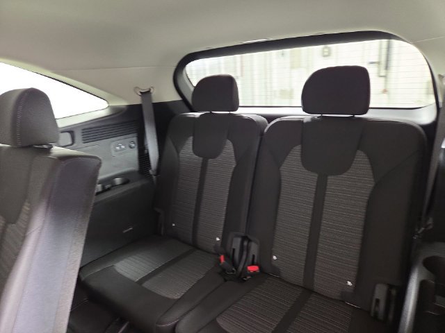 Used 2026 Kia Sorento LX FWD image 16