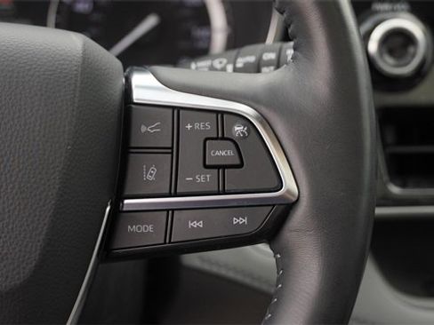 Used 2020 Toyota Highlander Platinum image 31