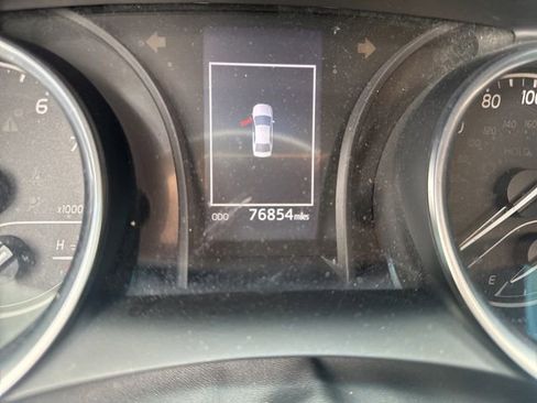 Used 2018 Toyota Camry SE w/ Moonroof Package FWD image 8