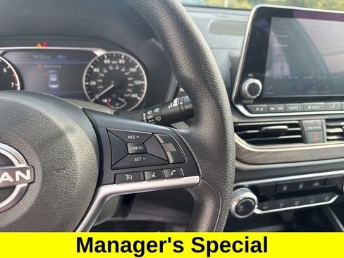 Used 2024 Nissan Altima 2.5 SV image 18