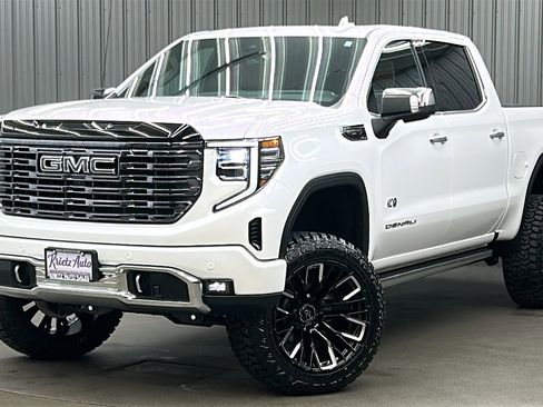Used 2025 GMC Sierra 1500 Denali Ultimate image 1