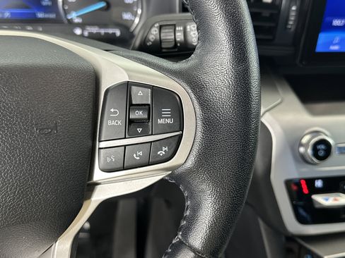 Used 2021 Ford Explorer XLT image 29