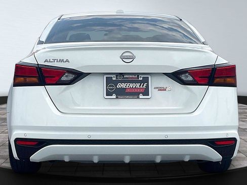 Certified 2025 Nissan Altima 2.5 S FWD image 5