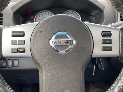 Used 2013 Nissan Frontier PRO-4X AWD/4WD image 26