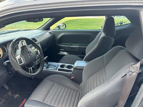 Used 2013 Dodge Challenger R/T RWD image 4
