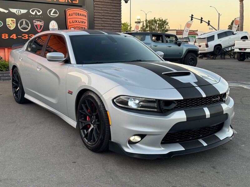 Used 2019 Dodge Charger Scat Pack w/ Dynamics Package RWD image 17