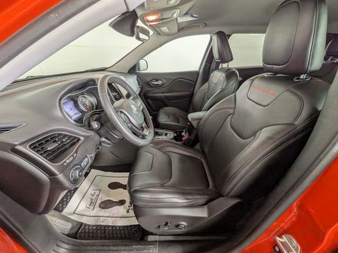 Certified 2021 Jeep Cherokee Trailhawk w/ Premium Leather Package image 17