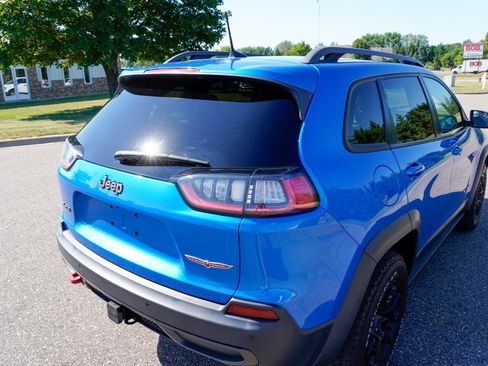 Used 2019 Jeep Cherokee Trailhawk AWD/4WD image 32
