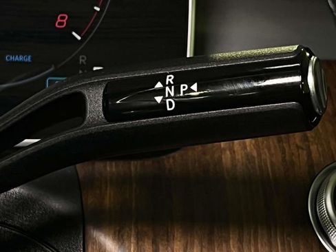Used 2025 Mercedes-Benz C 300 Sedan image 41