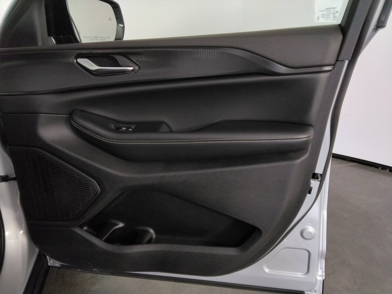 Used 2023 Jeep Grand Cherokee Altitude AWD/4WD image 32