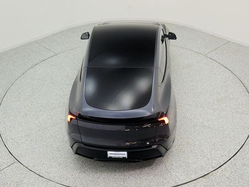 Used 2026 Tesla Model Y 2WD image 26