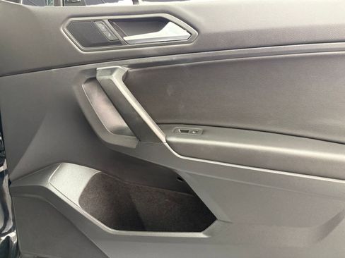 Used 2021 Volkswagen Tiguan SEL image 19