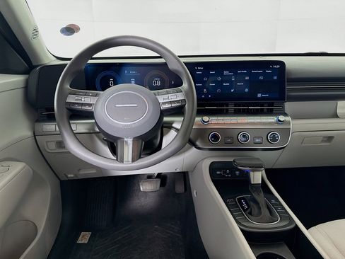 Used 2024 Hyundai Kona SE image 25