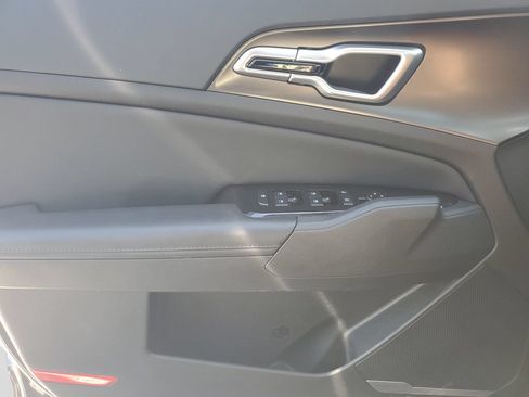 Used 2023 Kia Sportage EX FWD image 19