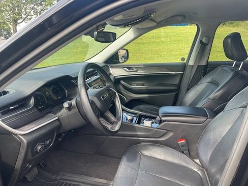 Used 2021 Jeep Grand Cherokee L Limited AWD/4WD image 10