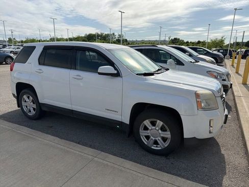 Used 2014 GMC Terrain SLE FWD image 3