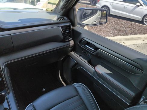 Used 2024 GMC Sierra 1500 AT4X AWD/4WD image 17