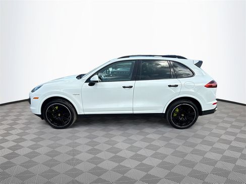 Used 2017 Porsche Cayenne S image 9