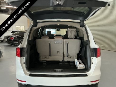 Used 2021 Honda Odyssey EX image 18