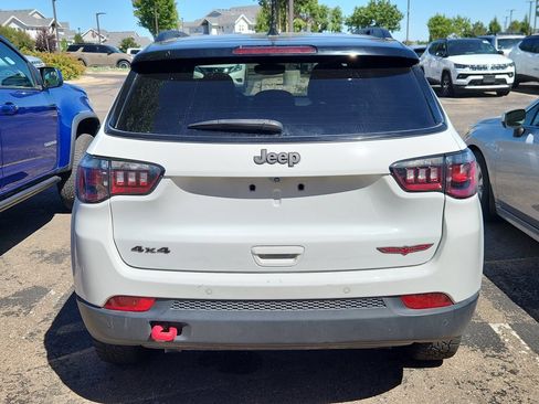 Used 2025 Jeep Compass Trailhawk AWD/4WD image 4