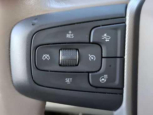 Used 2022 GMC Yukon XL Denali image 23