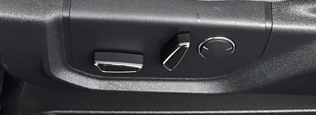 Used 2017 Ford F150 XLT w/ Equipment Group 302A Luxury AWD/4WD image 14