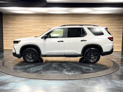 Used 2023 Honda Pilot TrailSport image 17